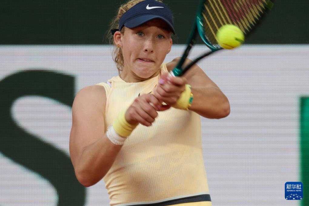 现出惊人的 现出惊人的